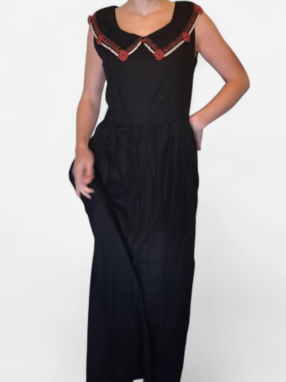 Tach black linen fitted dress with floral embroidered collar